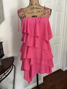 Neu Kelsi’s Stufen Rüschen Minikleid seitlicher Reißverschluss Bindebänder Gr. S leuchtendes Rosa - Bild 1 von 8