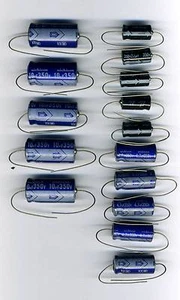 ASSORTIMENT DE CONDENSATEURS 2,2 µF - 4,7 µF - 10 µF - 350 Volts AXIAUX - Picture 1 of 1