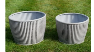 Großer verzinkter grauer Metall gerippt Vintage Garten Pflanzkübel Dolly Wanne Blumentöpfe  - Bild 1 von 3