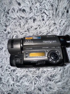 Sony Handycam CCD-TR516 Video Camera Recorder Hi8 330X Digital Zoom - Picture 1 of 5
