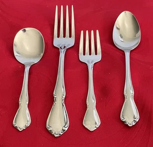 Oneida Deluxe 18/8 inox Chateau lotto di 4 pezzi alimentazione neonati quasi nuovi lucidati - Foto 1 di 5