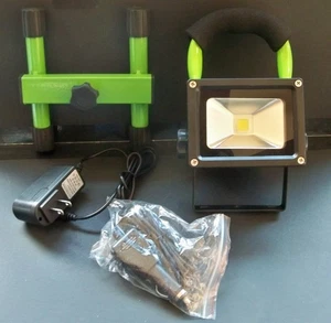 Powerline LED Flutlicht tragbar 10 Watt AUFLADBAR NEU IM KARTON - Bild 1 von 6