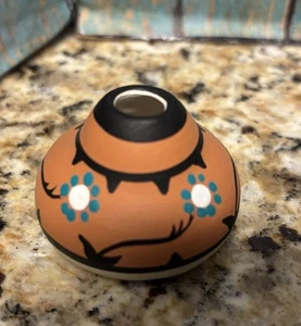 Mini maceta navajo pintada a mano nativa americana firmada por artista Kopa DT 108 2 pulgadas - Imagen 1 de 5