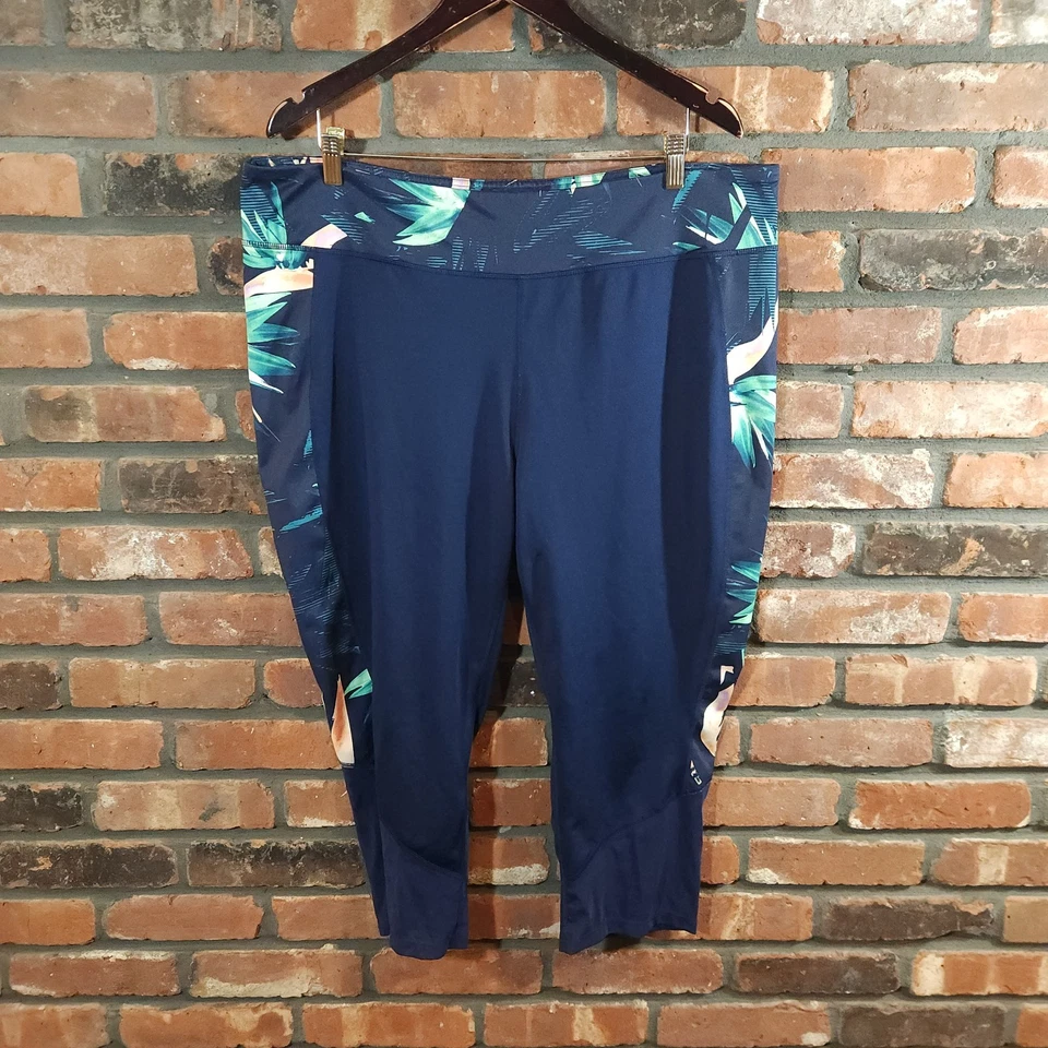 Leggings recortados Tek Gear DryTek con rayas florales entrenamiento para mujer 2X Foto 1 de 4