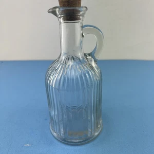 BOTELLA CRUET DE ACEITE Y VINAGRE ACANALADO VINTAGE CON TAPÓN DE CORCHO, 7"" DE ALTO - Imagen 1 de 8