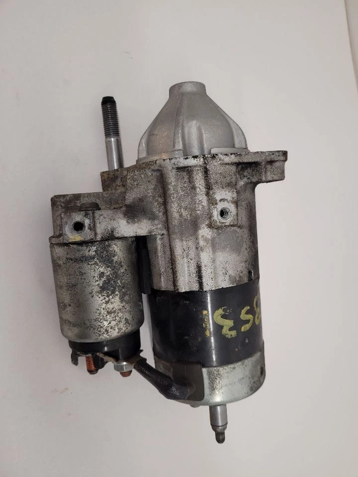 1999-2005 HYUNDAI SONATA Starter Motor 3610037210 99-05 - Image 1 of 4