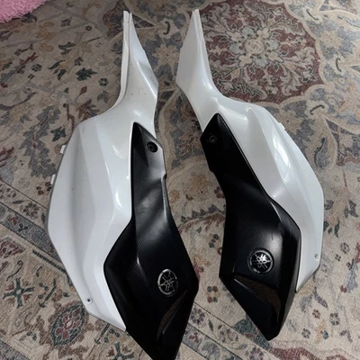 Genuine OEM 2015-2017 Yamaha FZ07 FZ-07 Gas Fuel Tank Side Cover Panel Fairing  - Image 1 of 2