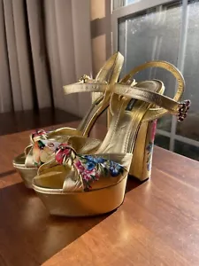 Dolce Gabbana Knotted Floral Gold Metallic Leather Platform Sandals Size 39.5 - Picture 1 of 8