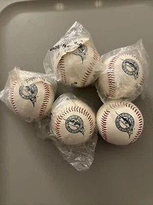 Juego inaugural de béisbol de 5 balones de fotos de los Florida Marlins MLB Chevron Sheffield con base - Imagen 1 de 3