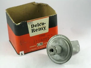 1937-1952 Pontiac Streamliner Chieftain NOS distributor vacuum 1116051 - Picture 1 of 3