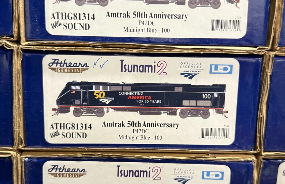 Escala HO Athearn Genesis Amtrak 50 Aniversario P42DC #100 con CCC y Sonido Loco Foto 1 de 1