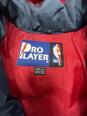 Vintage & Collectable Proplayer  Houston Rockets Hoodie Puffer Jacket 1994 NBA - Image 1 of 4