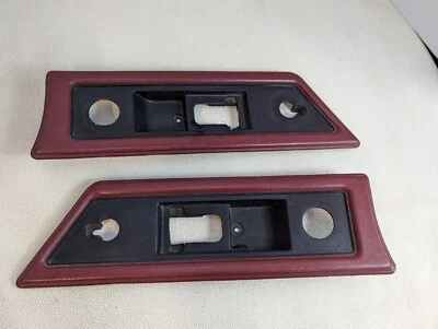 Manija de puerta interior roja Dodge Omni Rampage Plymouth Horizon Foto 1 de 4