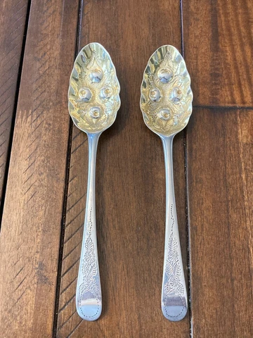 1769 THOMAS WILLIAM CHAWNER LONDON STERLING SILVER SERVING SPOON 8.5" GILD BOWL Cover