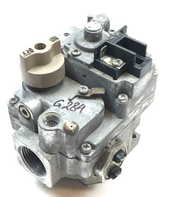 Robertshaw 7000BDERF Gas Valve 24VAC 60Hz 3C7-501-571 in/out 3/4" used #G284 - Image 1 of 4