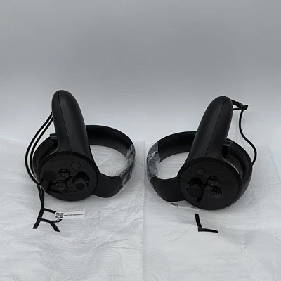 Oculus Rift CV1 Replacement Controllers Right & Left *Excellent Condition* - Image 1 of 4