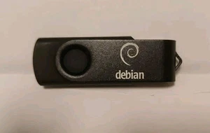 Debian Live USB - Bootable linux Drive - 64bit - Picture 1 of 3