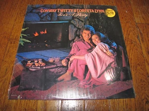 CONWAY TWITTY & LORETTA LYNN - TWO'S A PARTY - SEALED MCA RECORDS LP - Picture 1 of 2
