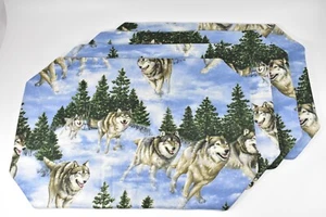 VINTAGE WILD WOLF IN WINTER FOREST SET OF 4 PLACEMATS 17" X 11.5" NEW - Imagen 1 de 5