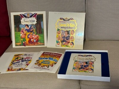 Walt Disneys Snow White and the Seven Dwarfs Deluxe Cav Laser Disc KEEPSAKE - Image 1 of 4