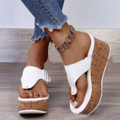 Damen Sandalen Hausschuhe Schuhe Flip Flops Pantoletten Keilabsatz Plateau Pumps - Bild 1 von 4