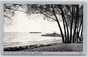 Beaver Dam Wisconsin ~ Pescadores en Lake Point ~ ¿Tienda de campaña? ~ Isla ~ Frontera plateada de la década de 1940 - Imagen 1 de 2