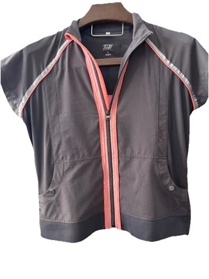 Tail Tech Women’s L  Short Sleeve Full Zip Activewear  Pretty In Pink Pockets - Image 1 of 4