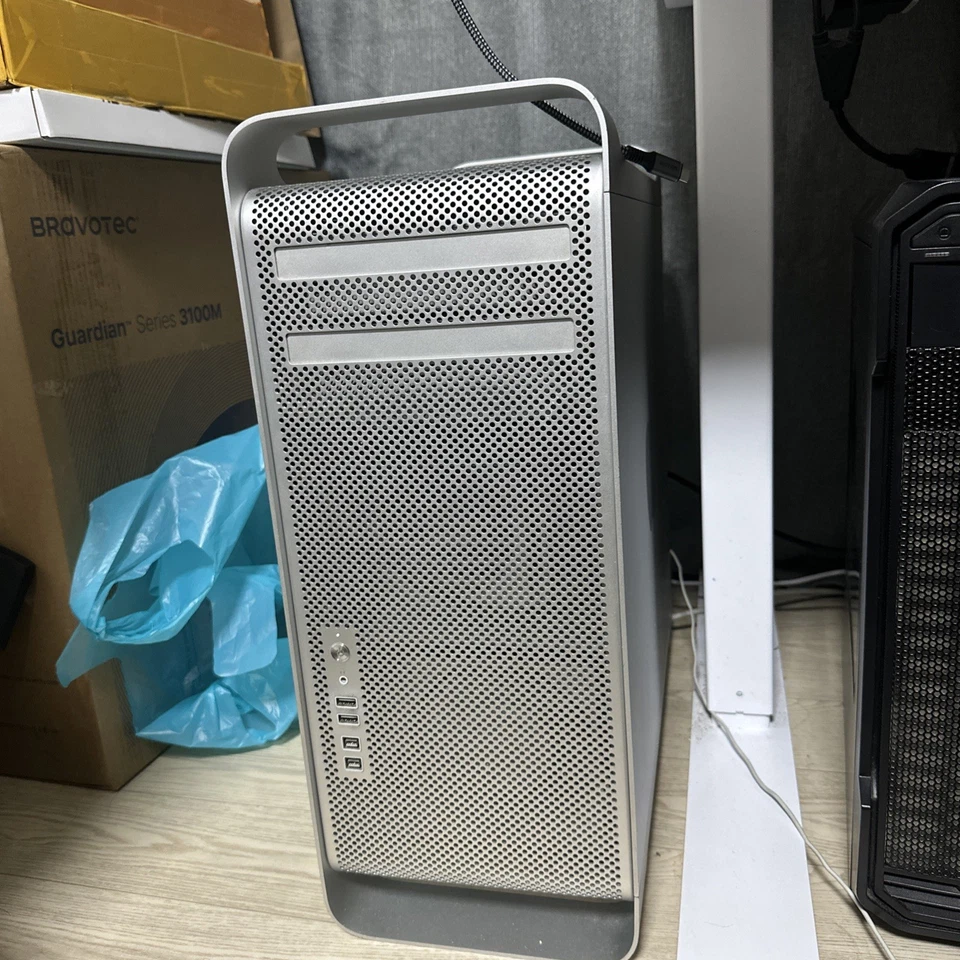 Mac Pro 5‘1 2012 Dual 6 Core CPU, RX 580, 96GB RAM, 1TB SSD, with Pixlas Mod - Image 1 of 3