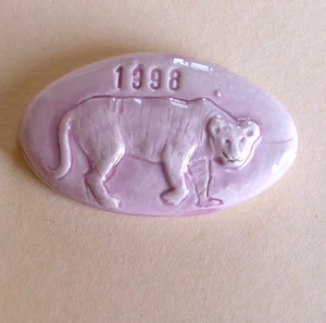 Fève artisanale du MH - Horoscope Chinois - Année 1998 : le Tigre - Picture 1 of 1