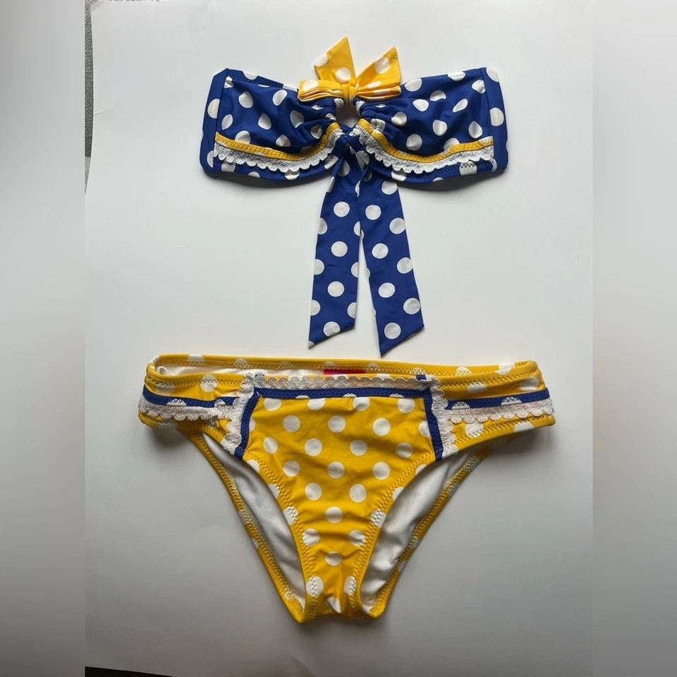 Bikini Betsey Johnson 2 Piezas Amarillo Azul y Blanco Lunares Traje de Baño Foto 1 de 4