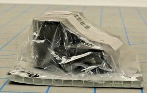 17270080 / BLOCK (2) FEM / AXCELIS TECHNOLOGIES - Picture 1 of 2