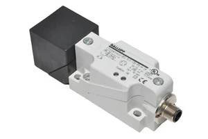 BALLUFF inductive sensor BES 517-132-P5-H-S4, 200mA sn=30mm 10-55VDC - Picture 1 of 5
