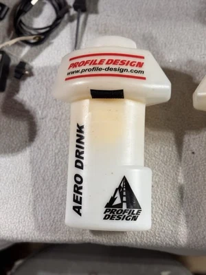 2 PROFILE DESIGN AERO DRINK Bottles - Image 1 of 4