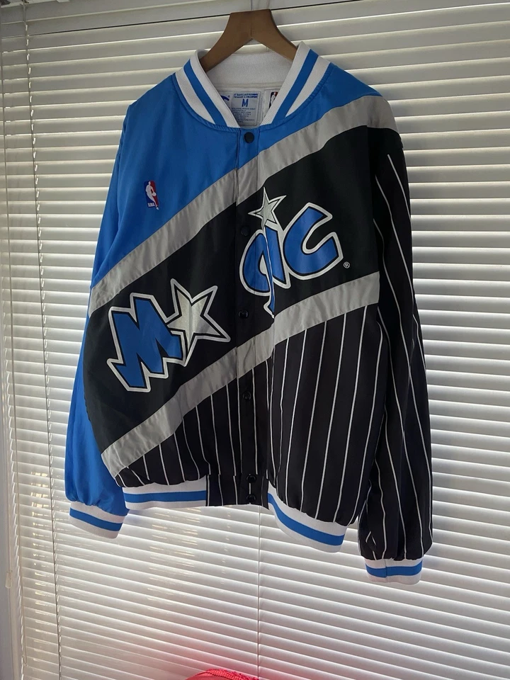 Chaqueta de bombardero vintage de archivo abotonada Orlando Magic campeón de la NBA Foto 1 de 4