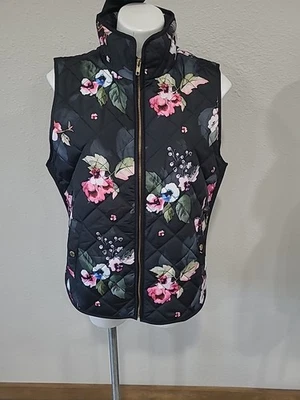 Cynthia Rowley Women Quilted Black Floral Vest Size XL. NWT - Image 1 of 4