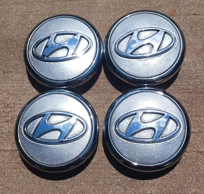 Juego de tapas centrales Hyundai Elantra (4 piezas) 2007-2010 parte# 52960-2H700 repintado Foto 1 de 3