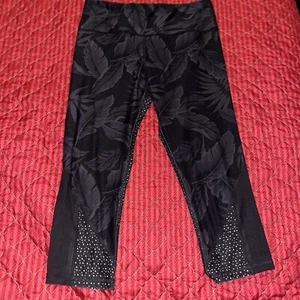 Scorpio Sol Womens Crop Leggings Black Grey Mixed Prints Size Small - Picture 1 of 8