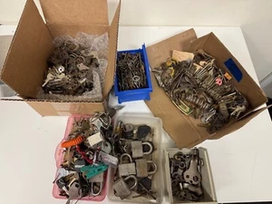 VINTAGE 19 pound Key Lot - Keys of all Kinds / Ages with a few Locks & Keychains - Picture 1 of 7