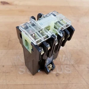 Contactor industrial Telemecanique CA2-AN4-110-AA3U 100-110VAC/50Hz, 120VAC/60Hz - Imagen 1 de 5