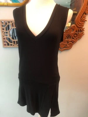 NUEVO CON ETIQUETAS CAMISETA SIN MANGAS RILLER AND FOUNT CORTE BAJO TÚNICA NEGRA ORIG $168 TALLA 0 CUELLO EN V Foto 1 de 4