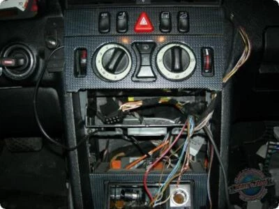 Bomba de combustible usada se adapta a: Mercedes-benz Mercedes clase c 202 1999 conjunto de bomba tipo Foto 1 de 4