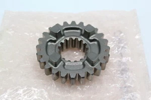 2014-2017 Honda CRF250R OEM Transmission Countershaft 4th 24T Gear 23471-KRN-A80 - Bild 1 von 3