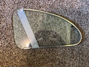 REAR LEFT SIDE VENT WINDOW. FROM A GM BRAND CAR ? - Picture 1 of 8