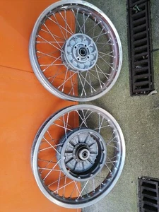 17zoll Vorder u. Hinterrad mit Speichen für BMW Zweiventieler. Noch nie Verbaut. - Bild 1 von 6