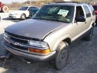 Brazo de control inferior inferior delantero derecho usado se adapta a: Chevrolet Blazer s10/j 2004 Foto 1 de 4