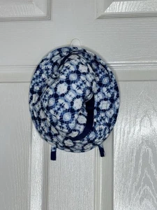 Old Navy Tie Dye Bucket / Sun Hat Baby Boys Size 12-18 Months Chin Strap - Picture 1 of 3