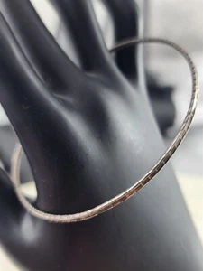 Brazalete brazalete delicado vintage de plata de ley con patrón geométrico de 4,4 gramos - Imagen 1 de 4