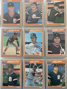 1985 FLEER Baseball Cards.     # 1-220.    You Pick to Complete Your Set.