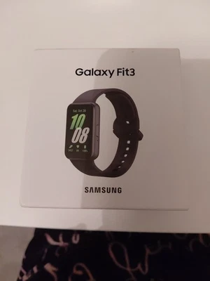 Samsung Galaxy Fit3.  Bluetooth, Fast charge, 13day battery life - Image 1 of 4