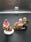 Figurines miniatures vintage village enneigé de Noël femme vendant fleurs et enfant